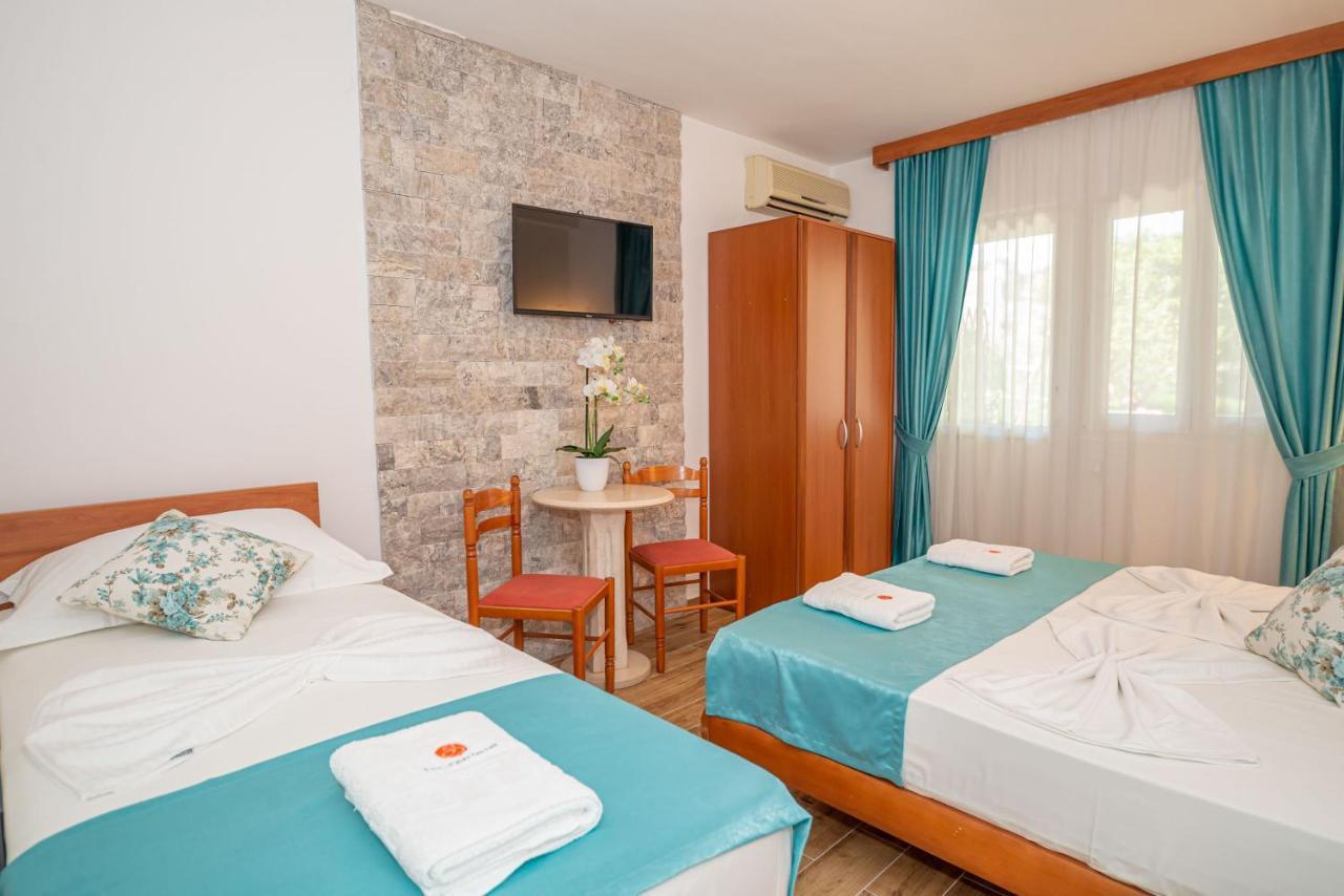 Guest House S-Lux Petrovac Luaran gambar