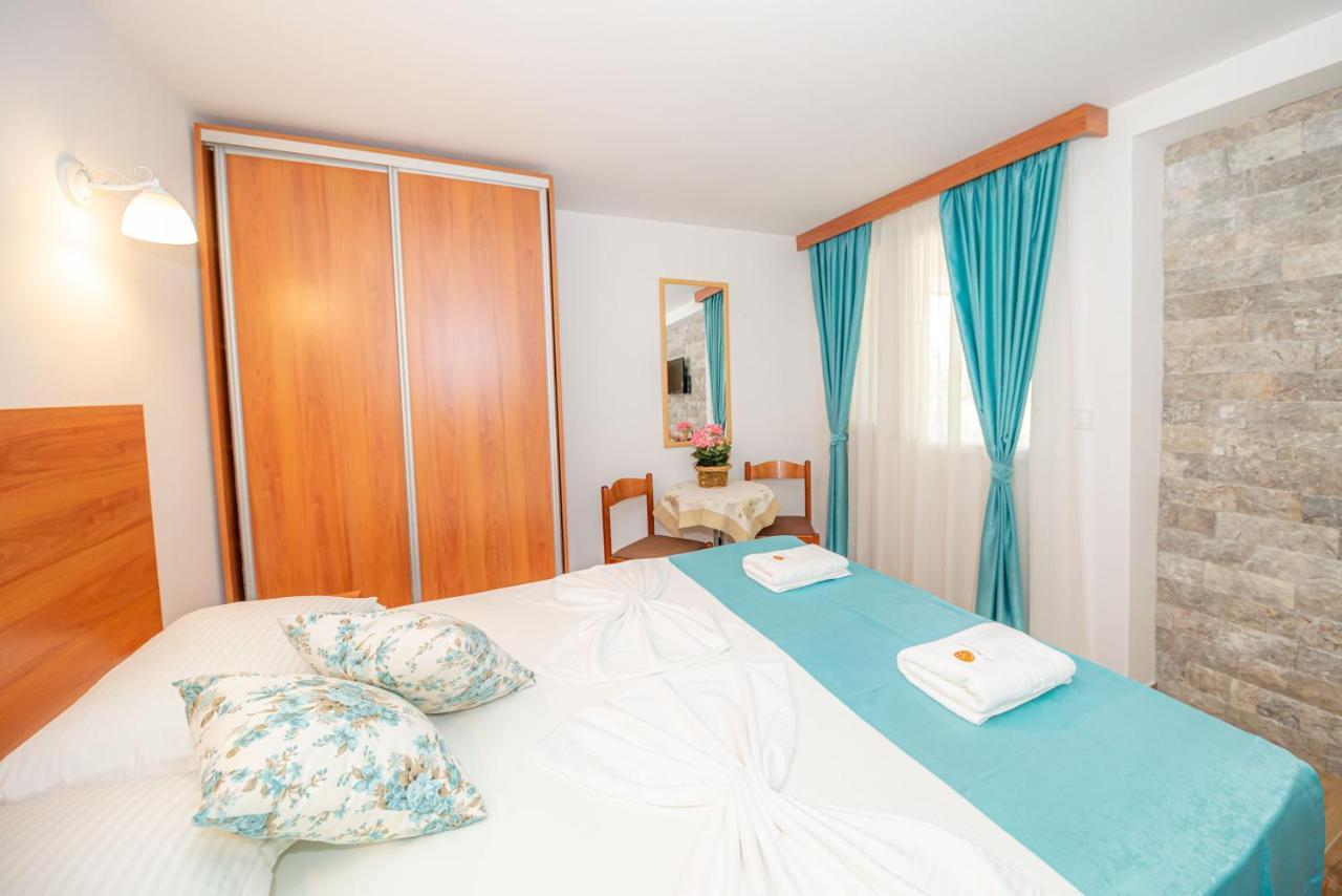 Guest House S-Lux Petrovac Luaran gambar