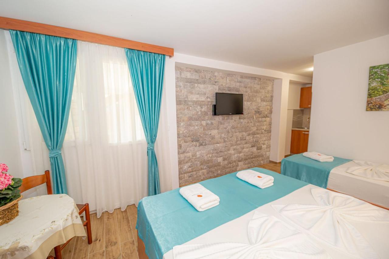 Guest House S-Lux Petrovac Luaran gambar