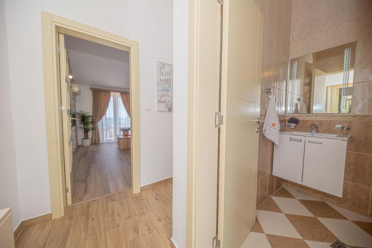 Guest House S-Lux Petrovac Luaran gambar