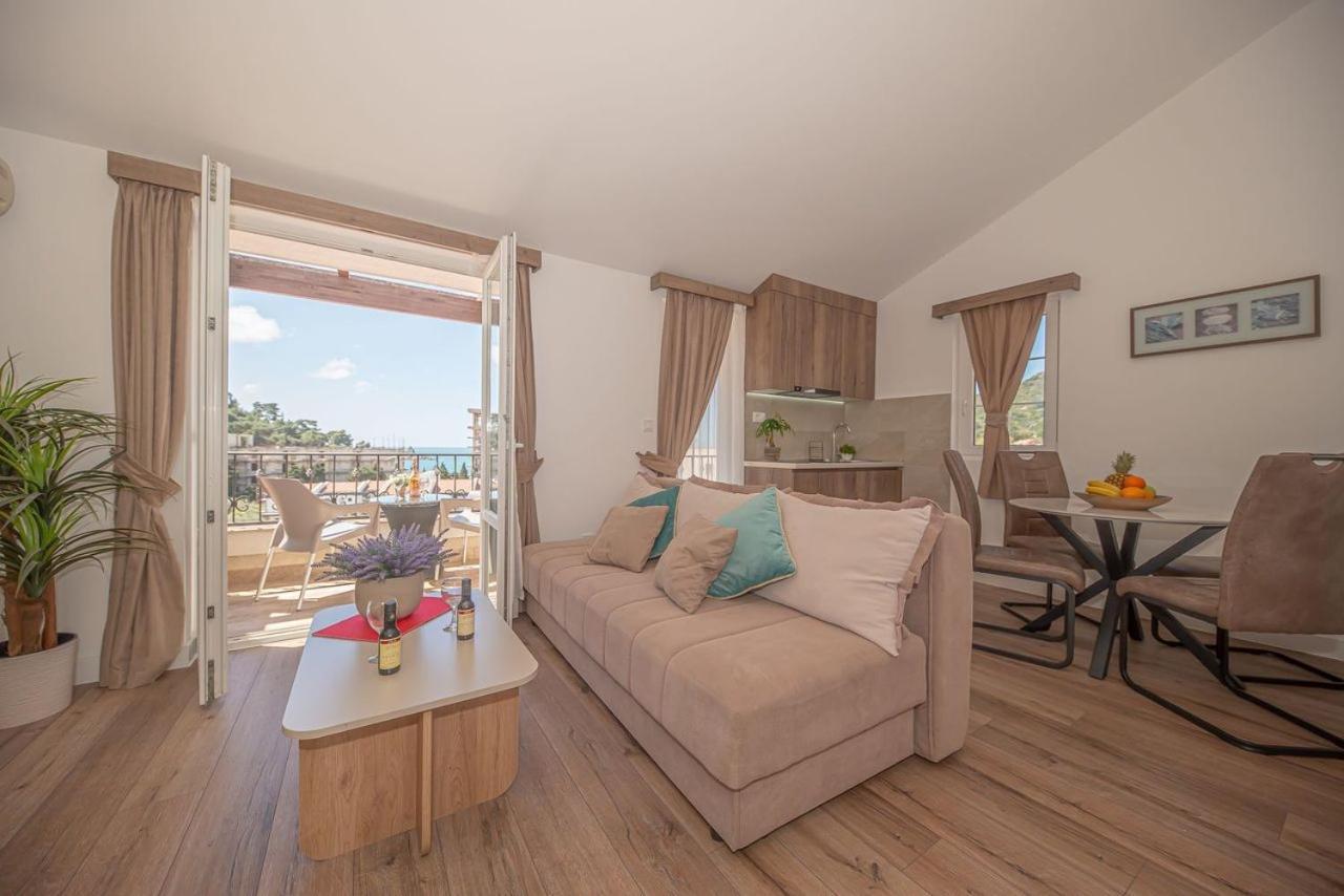 Guest House S-Lux Petrovac Luaran gambar