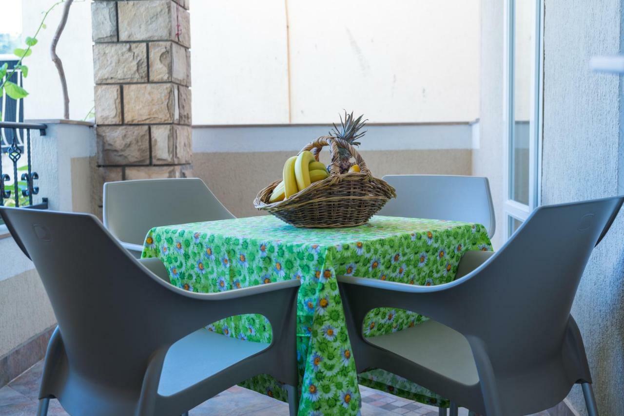 Guest House S-Lux Petrovac Luaran gambar