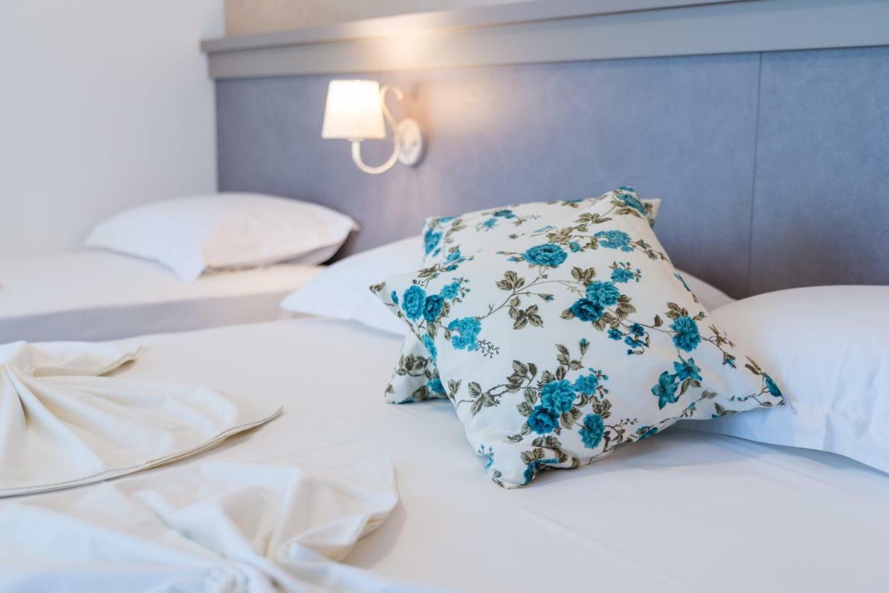 Guest House S-Lux Petrovac Luaran gambar
